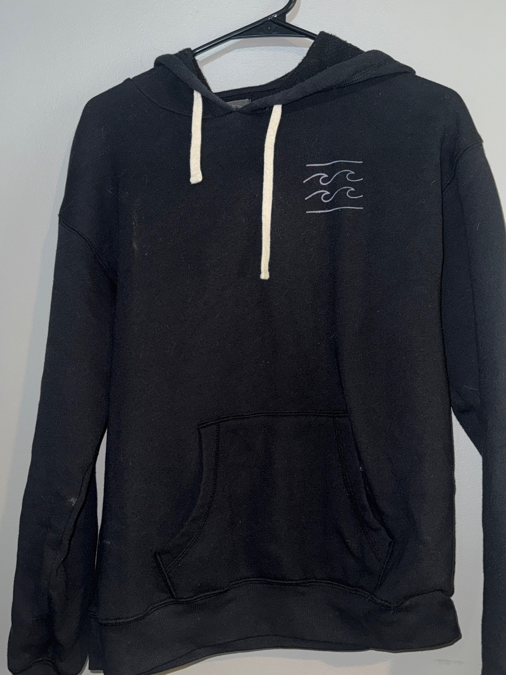 Billabong Black Hoodie with Wave Graphic and Cream Drawstrings